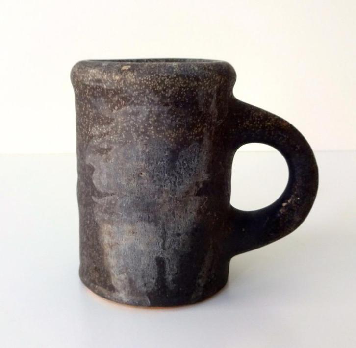 Keramiek beker met oor paars grijs Knepper Mobach 3608-k, Antiek en Kunst, Antiek | Keramiek en Aardewerk, Ophalen of Verzenden