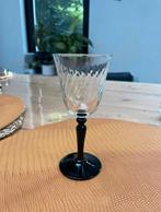 Luminarc wijnglas “Swirl” op zwarte voet, 18 cm nocturne, Verzamelen, Glas en Borrelglaasjes, Ophalen of Verzenden, Zo goed als nieuw