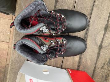nieuwe veiligheids schoenen maat 44 beschikbaar voor biedingen