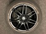 Winterbanden + Zwarte Velgen VW Tiguan, Ophalen, 18 inch, Gebruikt, Banden en Velgen