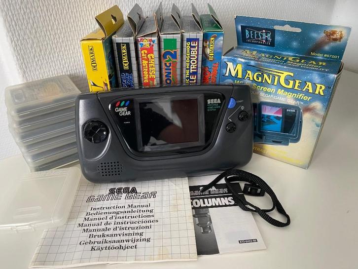 Sega Game Gear + spellen + MagniGear, Spelcomputers en Games, Spelcomputers | Sega, Niet werkend, Game Gear, Zonder controller