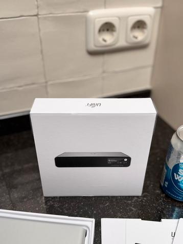 Ubiquiti UniFi Cloudkey Gen2 Plus 1TB HD - Zo goed als nieuw beschikbaar voor biedingen