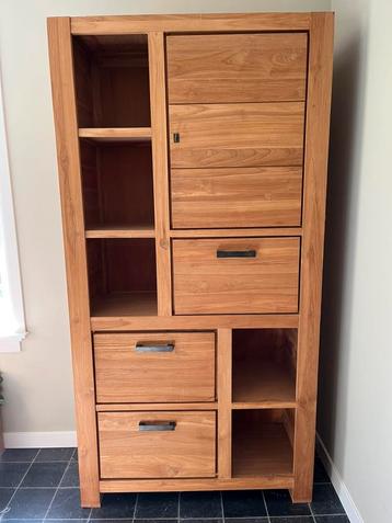 Wandkast teak beschikbaar voor biedingen