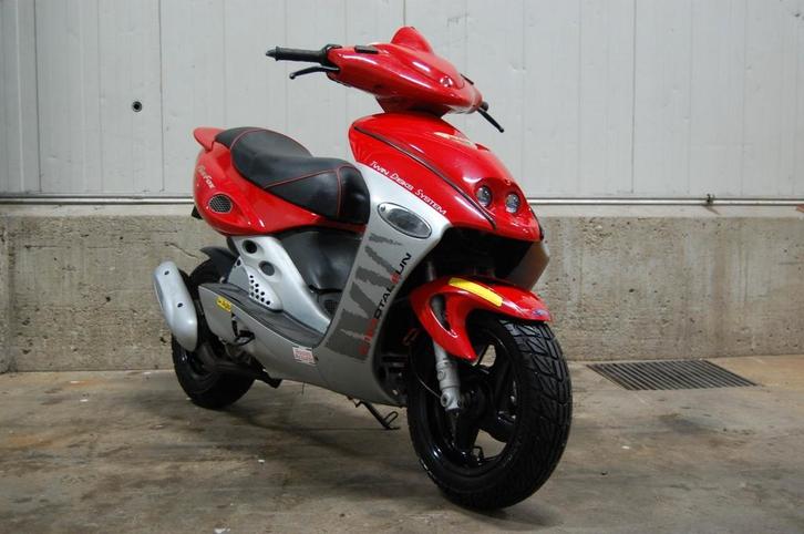 Malaguti Firefox F15 TDS LC / 50cc / 2 takt / Schuurvondst, Fietsen en Brommers, Scooters | Overige merken, Gebruikt, Benzine