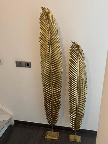 Exclusieve gouden verenbeelden op voet luxe  (set van 2) beschikbaar voor biedingen