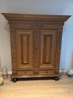 Rankenkast van eikenhout h 195 b 158 en d 52-60, Ophalen