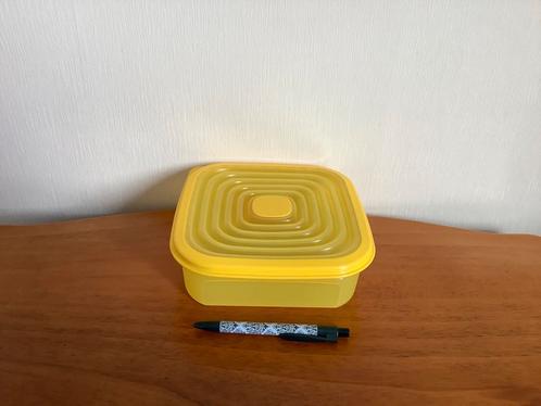 Tupperware Ruimtespaarder Vierkant met Flexibel deksel 1.2 L, Huis en Inrichting, Keuken | Tupperware, Zo goed als nieuw, Ophalen of Verzenden