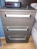 Nachtkastje met 3 lades, Gebruikt, Minder dan 45 cm, Hout, 55 tot 70 cm