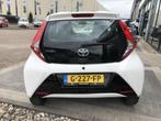Toyota Aygo 1.0VVT-i X-PLAY : APPCARPL/P-CAM/LED/S&S/ MEDIA/, Voorwielaandrijving, Stof, Gebruikt, Euro 6
