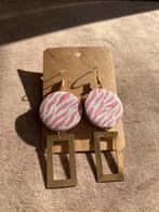 Handbeschilderde Oorbellen Pink Zebra💕🦓, Overige materialen, Hangers, Nieuw, Ophalen of Verzenden