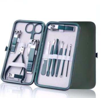 Nieuwe 12 delig manicureset beschikbaar voor biedingen