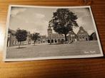 Ansichtkaart: Sluis - Zeeland - Markt, Verzamelen, Ansichtkaarten | Nederland, Ophalen of Verzenden, 1940 tot 1960, Gelopen, Zeeland