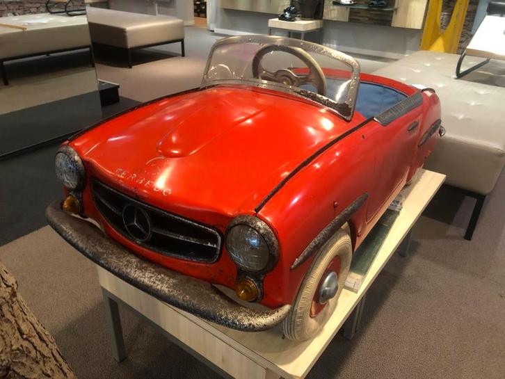 Vintage Rode  Mercedes-Bens 190 SL Trapauto, Antiek en Kunst, Antiek | Speelgoed, Ophalen of Verzenden