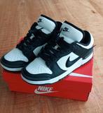 Nike Dunk Low Twist panda, black/white, maat 40, valt als 39, Ophalen of Verzenden, Zo goed als nieuw, Zwart, Sneakers of Gympen