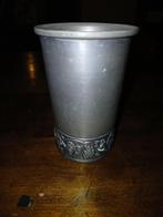 Tinnen beker versierd met druiven beelden,11cm, Antiek en Kunst, Antiek | Tin, Ophalen of Verzenden