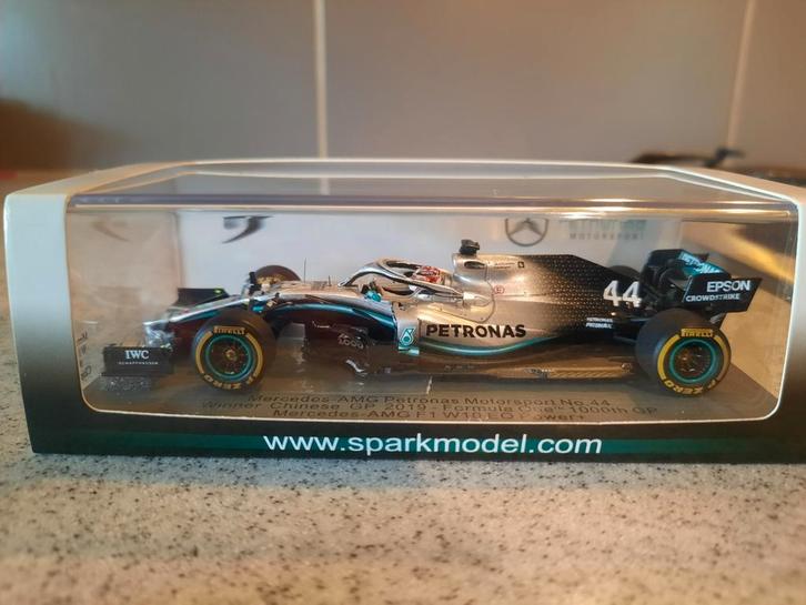 Mercedes F1 W10 Winner chinese GP 2019 Lewis Hamilton 1:43, Hobby en Vrije tijd, Modelauto's | 1:43, Zo goed als nieuw, Auto, Overige merken