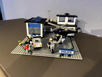 Lego 6384 " Politiestation" en Lego 6450 " politievoertuig" beschikbaar voor biedingen