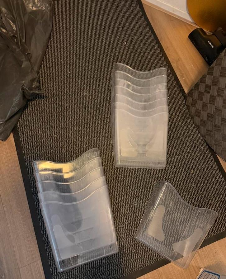 Wandbrochurehouder - Handig voor brochures!, Huis en Inrichting, Keuken | Keukenbenodigdheden, Zo goed als nieuw, Ophalen