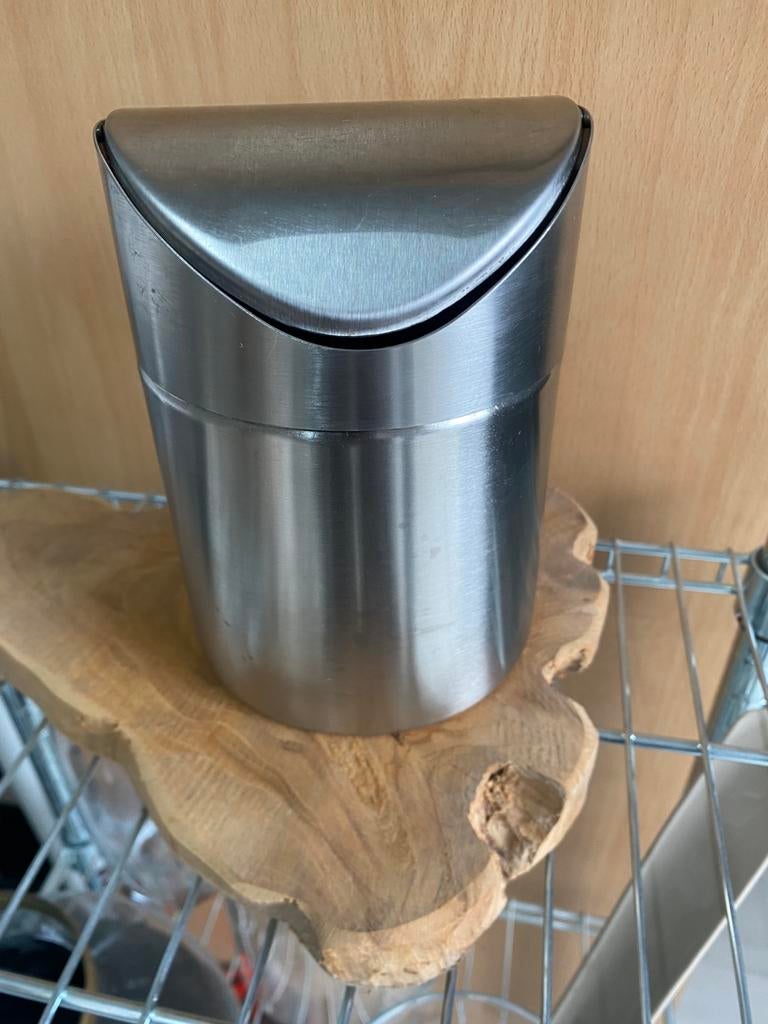 Prullebakje 16 cm hoog / breed 11 cm, Ophalen, Kunststof, Zo goed als nieuw, Minder dan 10 liter