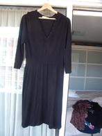 Zwarte jurk V-hals met knoopjes. merk Authentic, maat L, Zwart, Maat 42/44 (L), Ophalen of Verzenden, Zo goed als nieuw