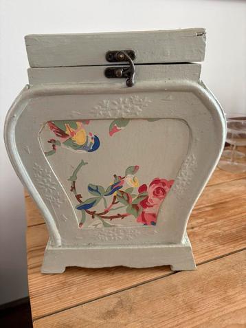 Woonaccessoires bird flower beschikbaar voor biedingen