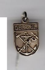 Speldje OUDE WAPEN DELFZIJL ANKER HAMER MERCURIUSSTAF (A4), Verzamelen, Speldjes, Pins en Buttons, Verzenden, Gebruikt, Overige onderwerpen