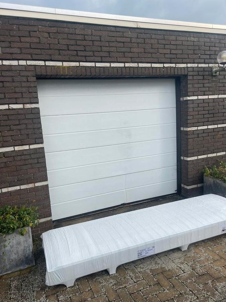 Garagedeur vervangen? Garagedeur kapot? Nieuwe garagedeuren, Doe-het-zelf en Verbouw, Deuren en Horren, Nieuw, Garagedeur, Hout
