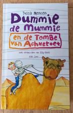Dummie de Mummie en de tombe van Achnetoet,  Tosca Menten, Boeken, Ophalen of Verzenden, Zo goed als nieuw