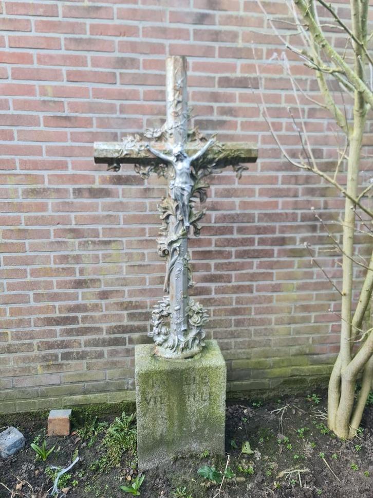 Antieke brocante Franse grafsteen met Jezus beeld Vieuvilles, Antiek en Kunst, Antiek | Religie, Ophalen of Verzenden