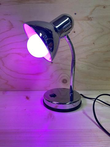 Stoere Bureaulamp met Kleur & Afstandsbediening beschikbaar voor biedingen