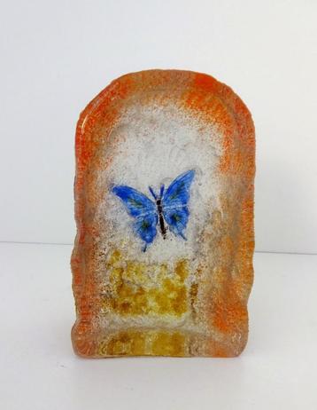 Glazen object helder wit en oranje met blauwe vlinder 3880-g beschikbaar voor biedingen