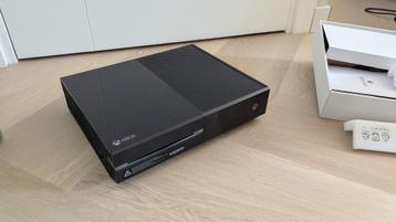 Originele Xbox One + 1 Controller + Originele Doos beschikbaar voor biedingen