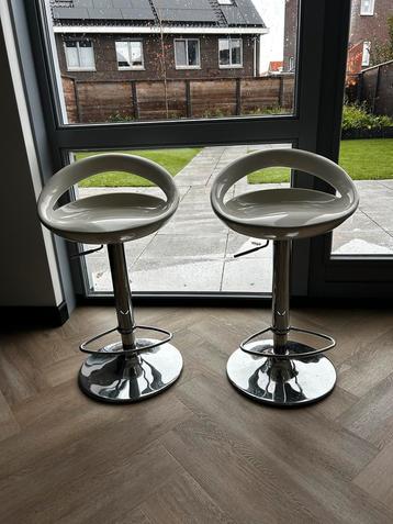 4 Design Barkrukken beschikbaar voor biedingen