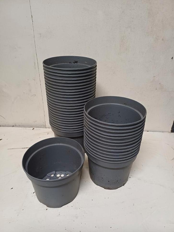 Kweekpotten 2 liter, Tuin en Terras, Bloempotten, Gebruikt, Kunststof, Minder dan 40 cm, Minder dan 25 cm, Rond, Ophalen of Verzenden