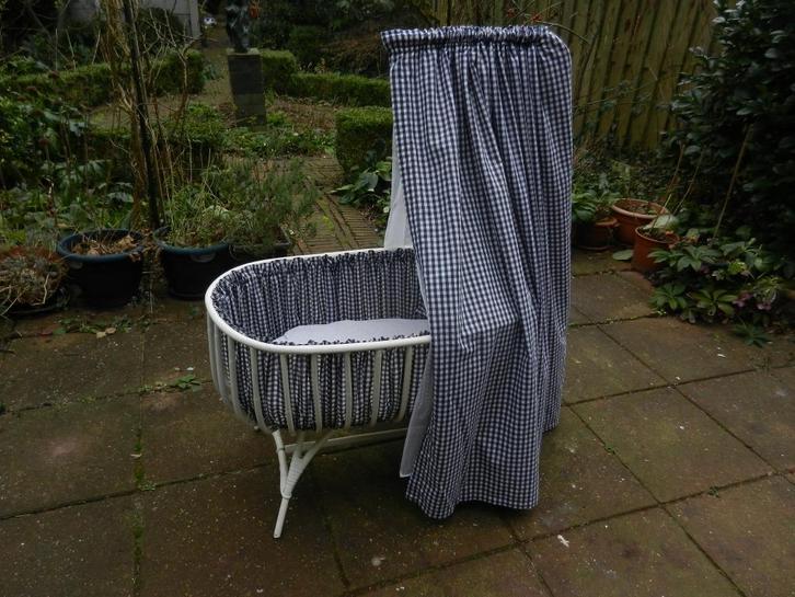 Mooie retro vintage rotan bamboe wieg door Rohe Noordwolde 2, Kinderen en Baby's, Babywiegjes en Ledikanten, Zo goed als nieuw