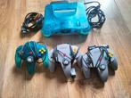 Nintendo 64/ N64 ice / clear blue + kabels + 3 controllers, Spelcomputers en Games, Spelcomputers | Nintendo 64, Ophalen of Verzenden