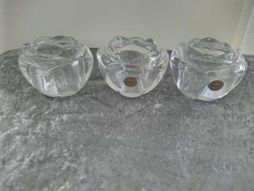 Adria Loodkristal 24% kandelaar-bloemvormig/spiegelplateau

 beschikbaar voor biedingen