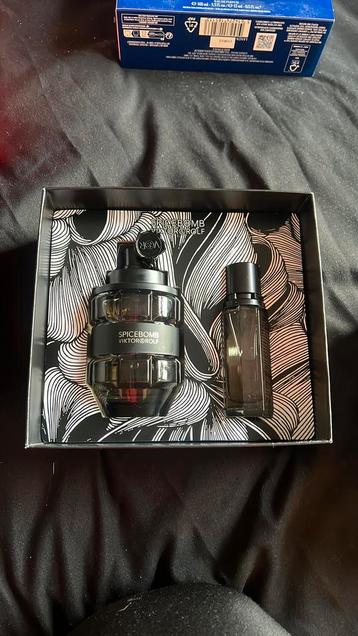 Viktor & Rolf Spicebomb Giftset 90ML + 20ML beschikbaar voor biedingen