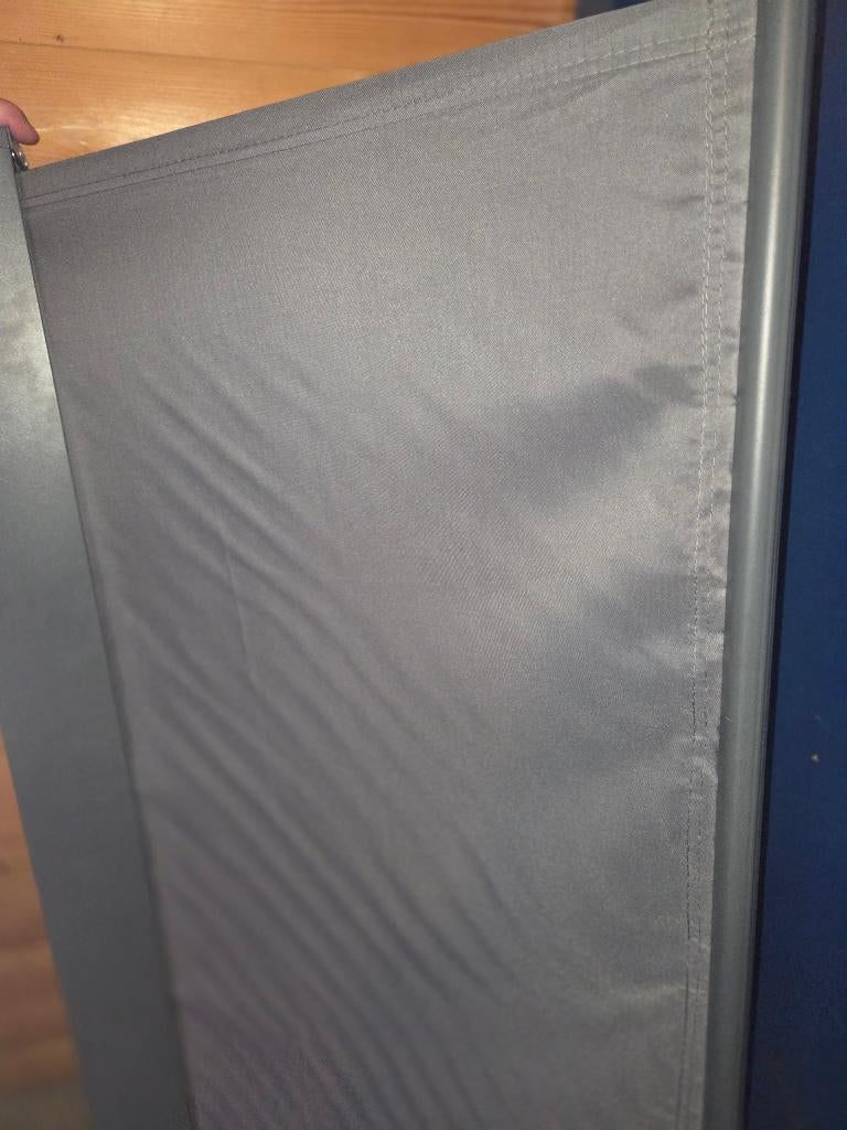 Uitschuifbaar windescherm donkergrijs, Tuin en Terras, Overige Tuin en Terras, Ophalen, Zo goed als nieuw