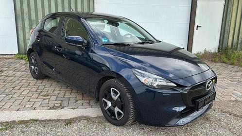 Mazda 2 9800km! Skyactive 2023 Schroefschade, Auto diversen, Schadeauto's, Benzine, Blauw, Ophalen
