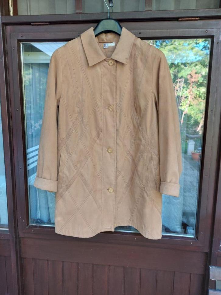 cognac kleurige herfstjas mt. 44, lengte 85 cm.breedte 60 cm, Kleding | Dames, Jassen | Winter, Zo goed als nieuw, Maat 42/44 (L)