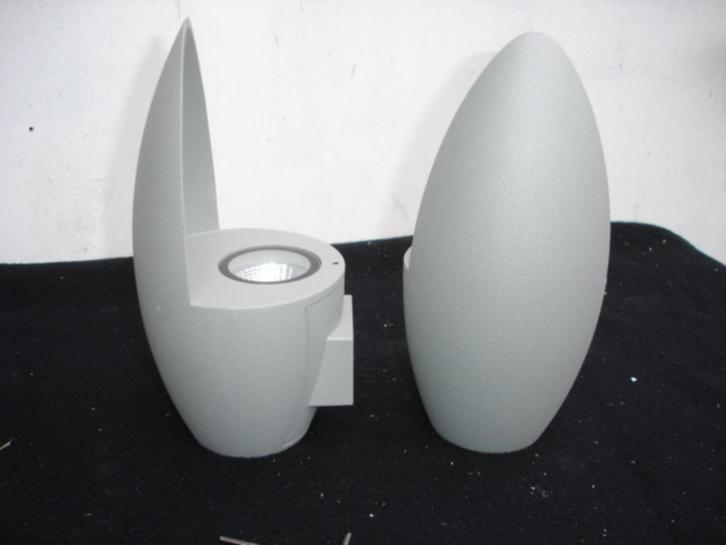 Twee design grijs gepoedercoat LED buiten/ binnen wandlamp, Huis en Inrichting, Lampen | Wandlampen, Nieuw, Metaal, Ophalen of Verzenden