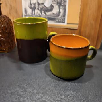Retro Fat Lava Mokken - Groen/Bruin & Oranje/Groen beschikbaar voor biedingen