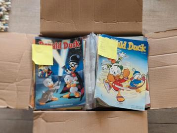 Donald Ducks een doos vol beschikbaar voor biedingen