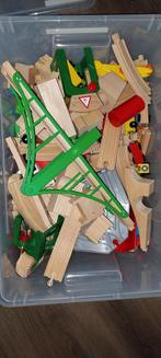 Houten treinbanen met treintjes en accessoires, Kinderen en Baby's, Speelgoed | Houten speelgoed, Ophalen