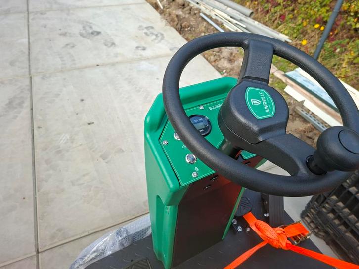 Zit veeg machine Jungwille jw1202  NIEUW, Doe-het-zelf en Verbouw, Gereedschap | Zaagmachines, Ophalen of Verzenden