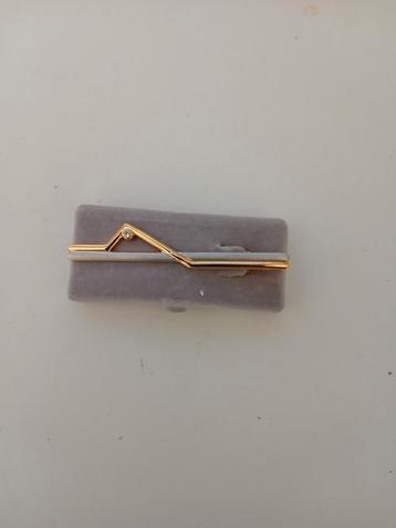 Gouden Stropdas Speld met Diamant in Doos beschikbaar voor biedingen