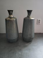 2 Vazen., Ophalen, Overige materialen, Overige kleuren, 50 tot 75 cm