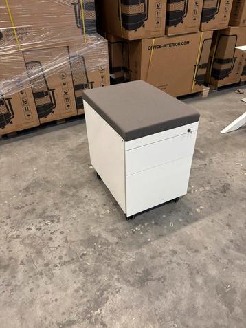 Refurbished Ahrend rolblok crème inclusief sleutel beschikbaar voor biedingen