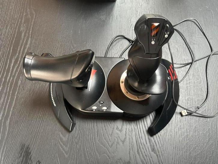 Thrustmaster T.Flight Hotas X Joystick voor Simulatiespellen, Computers en Software, Joysticks, Zo goed als nieuw, Ophalen of Verzenden